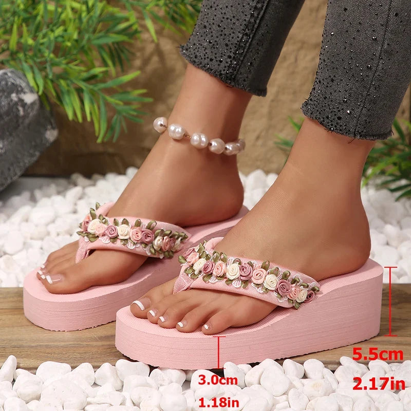Fashion Flower Decor Wedge Flip Flops Women 2026 Summer Lightweight Platform Slippers Woman Chic Pink Thick Sole Beach Sandles