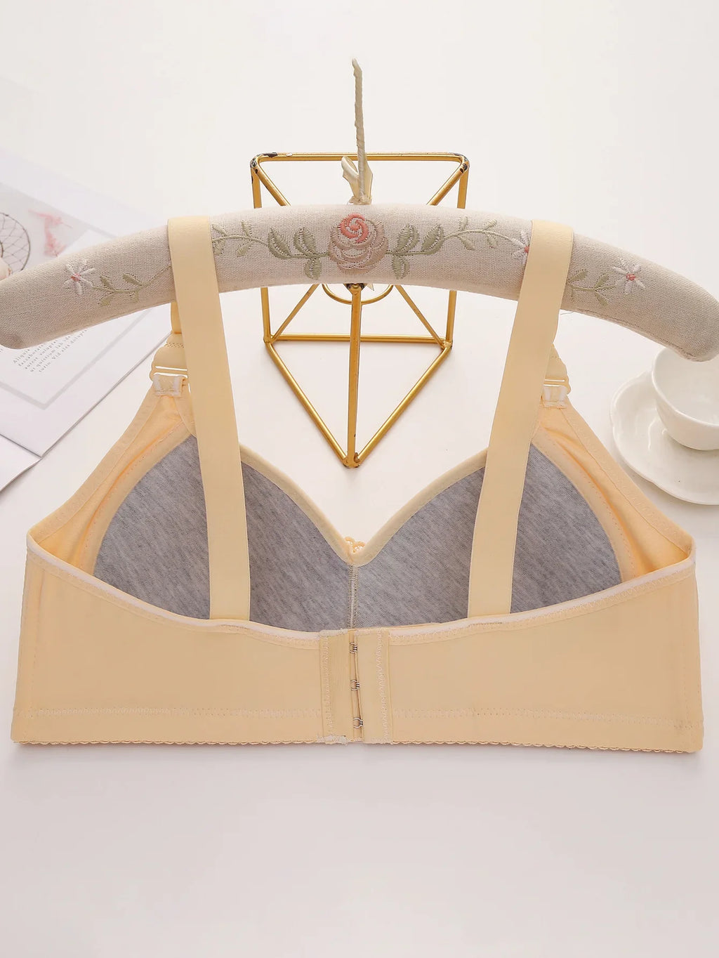 6 Pieces Color Women' Sexy Lace No Wire Bras Plus Size Adjustable Shoulders Strap T-Shirt Bra For Cup A B C D