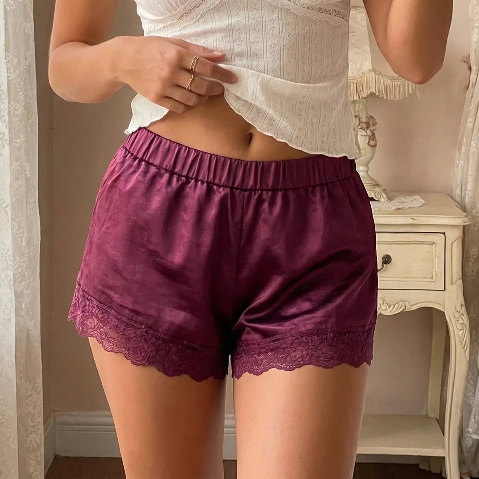 Women Casual Loose Summer Shorts Solid Color Elastic Waist Lace Trim Shorts for Daily Wear, Lounge