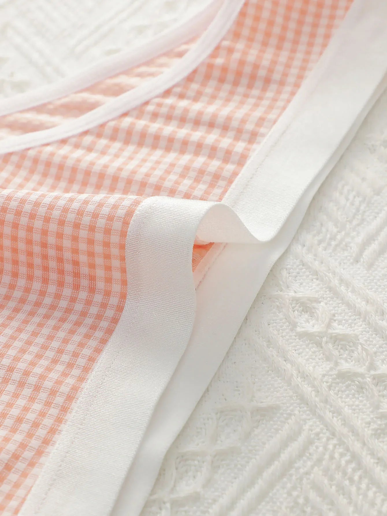 Women's Sexy High Elastic Underwear With A Seamless Cotton Triangle At The Waist And A Three Color Checkered Design C2482