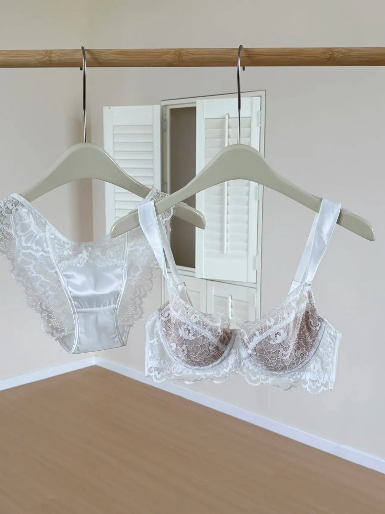 Minimizer Bra Set for Large Bust with U-Back | French Lace Deep V Push Up Anti-Sagging | Women's Sexy Summer Underwear MOYISU AB