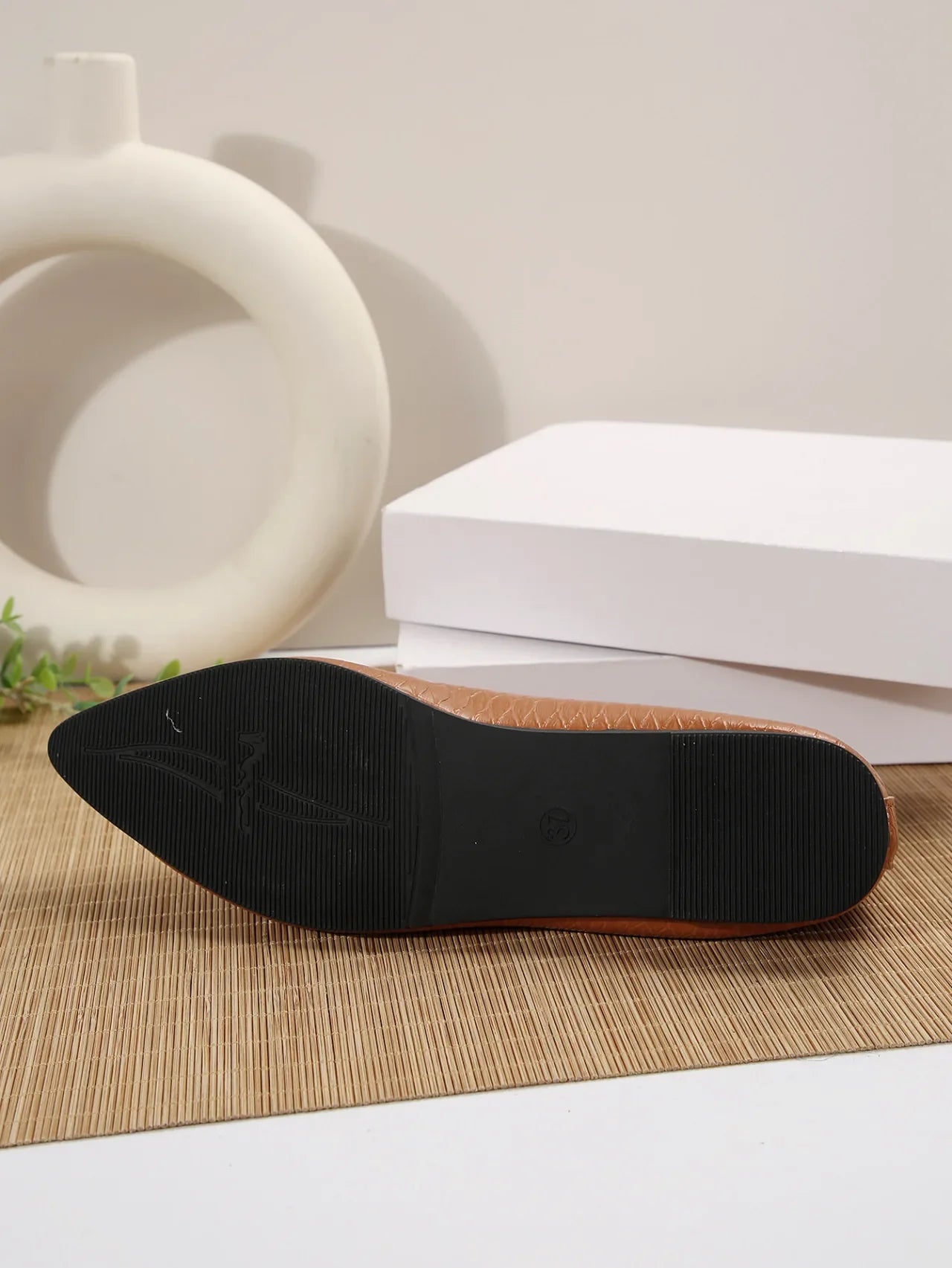 Summer Large Size 43 Women Shoes 2025 Simple Lightweight Flat Shoes Women Pointed Non Slip Soft Sole Casual Shoes Women Loafers