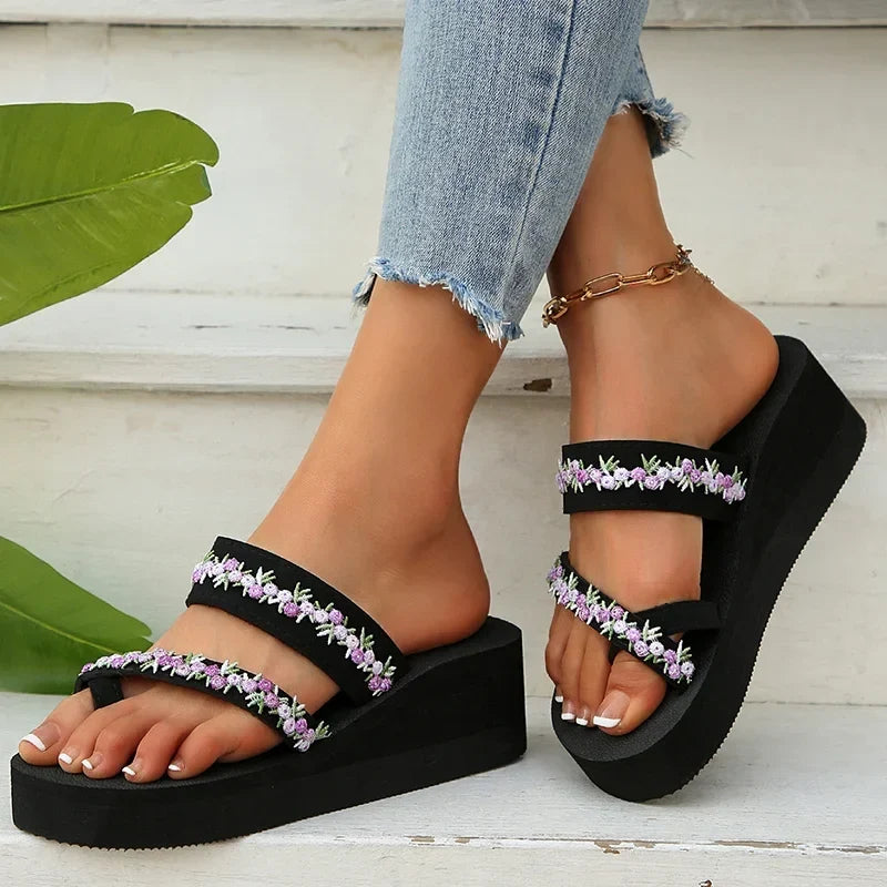 2025 Thick Bottom Clip Toe Slippers for Women Fashion Floral Fabric Wedge Sandals Woman Summer Eva Wear-Resistant Slides Female