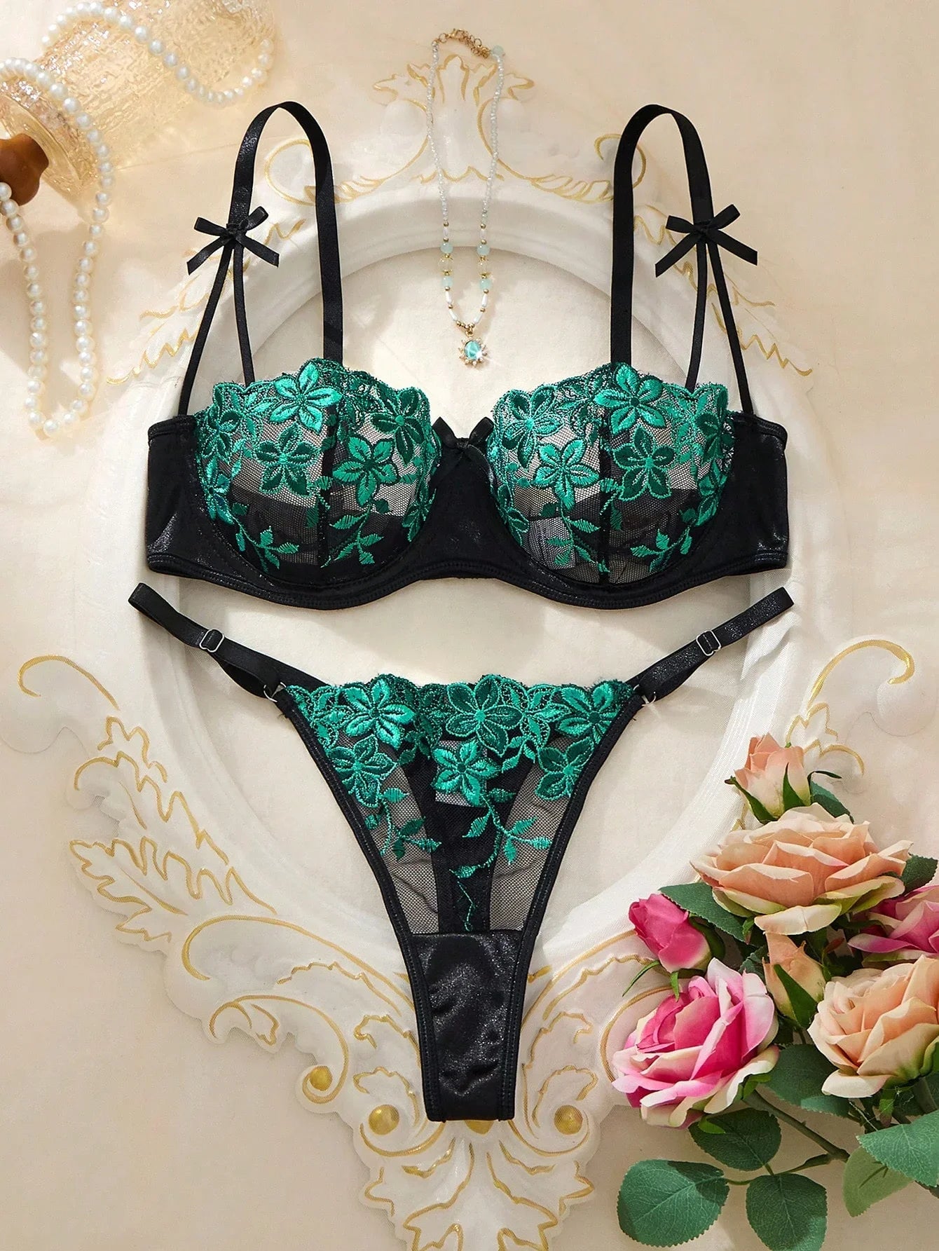 Valentine's Eve Light  Danube Group Ladies Sexy Lingerie Bra Women's Suit - the Temptation of a Seductive Night