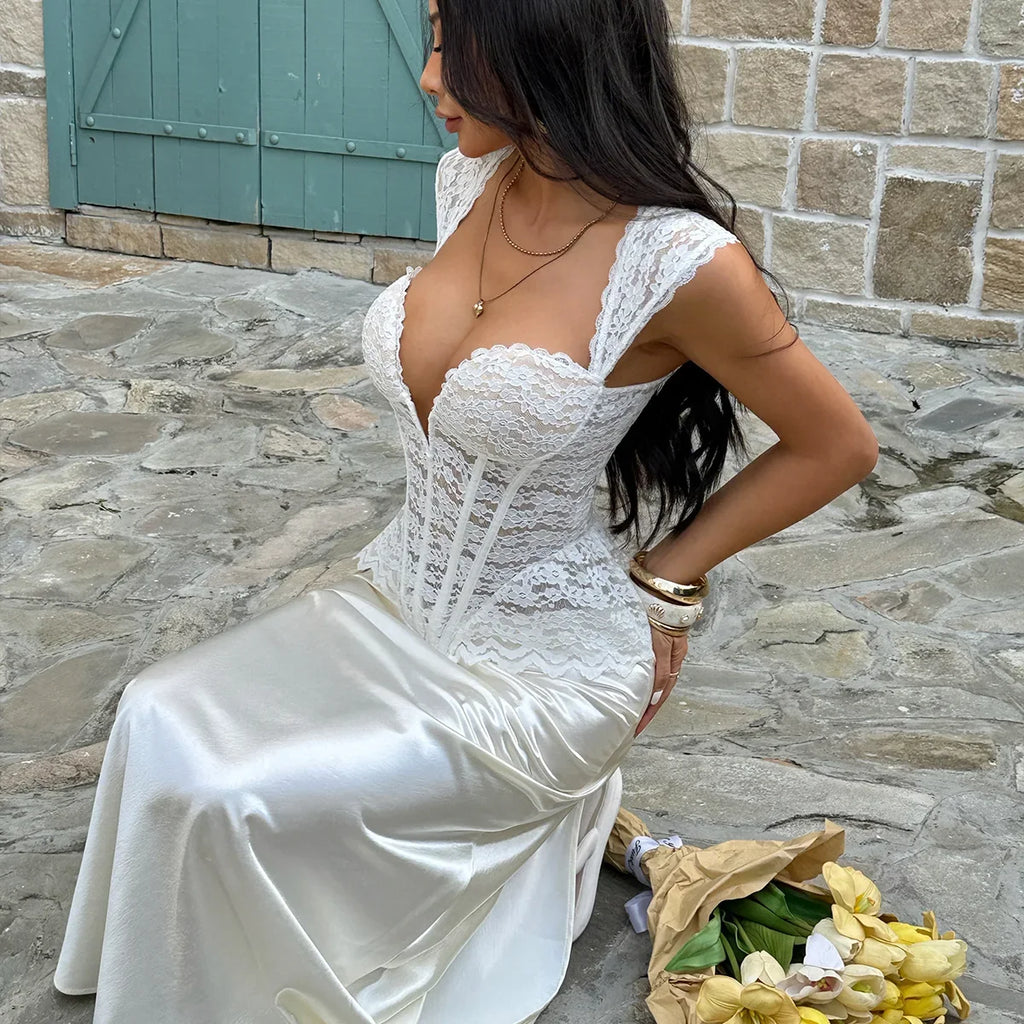 Sexy Summer Cropped Shirt Women White Lace V Neck Corset Camis Slim Fit Fishbone Ruffles Tank Top Ropa Blusas Camiseta Mujer