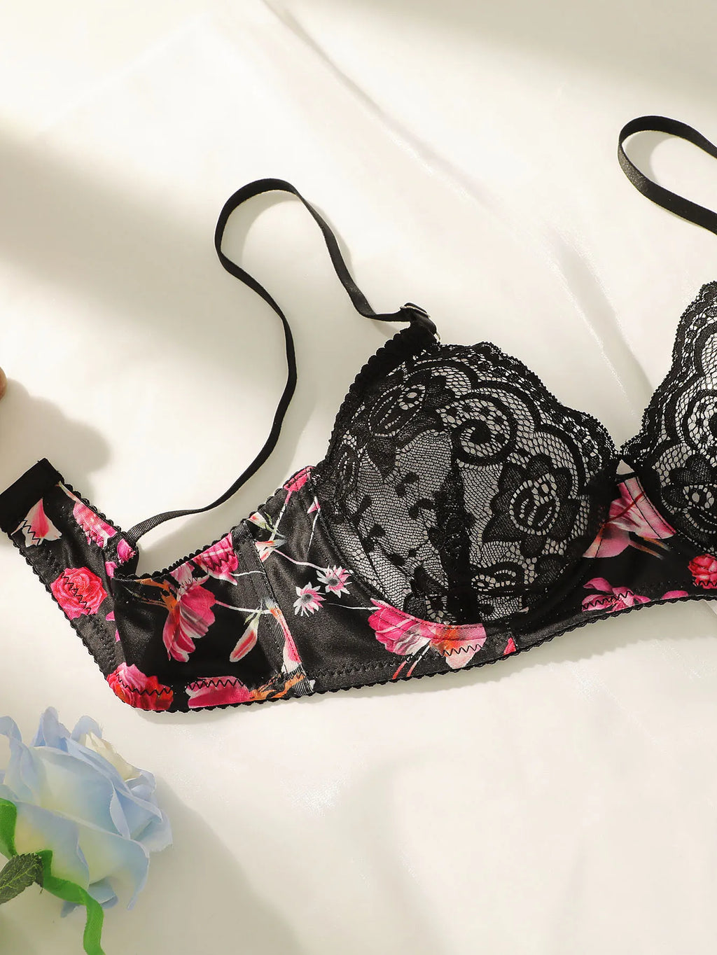 3 pieces of ultra-thin lace sexy lingerie paired with printed bikini with adjustable shoulder straps for a fun outfit A3100