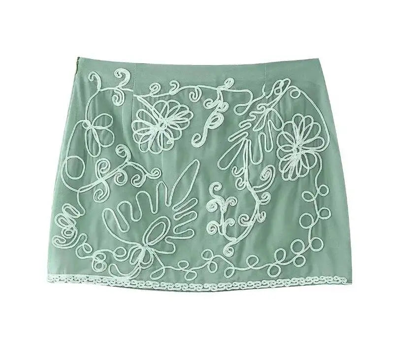 Women's Fashionable Lapel Embroidered Backless Shorts Set J25E