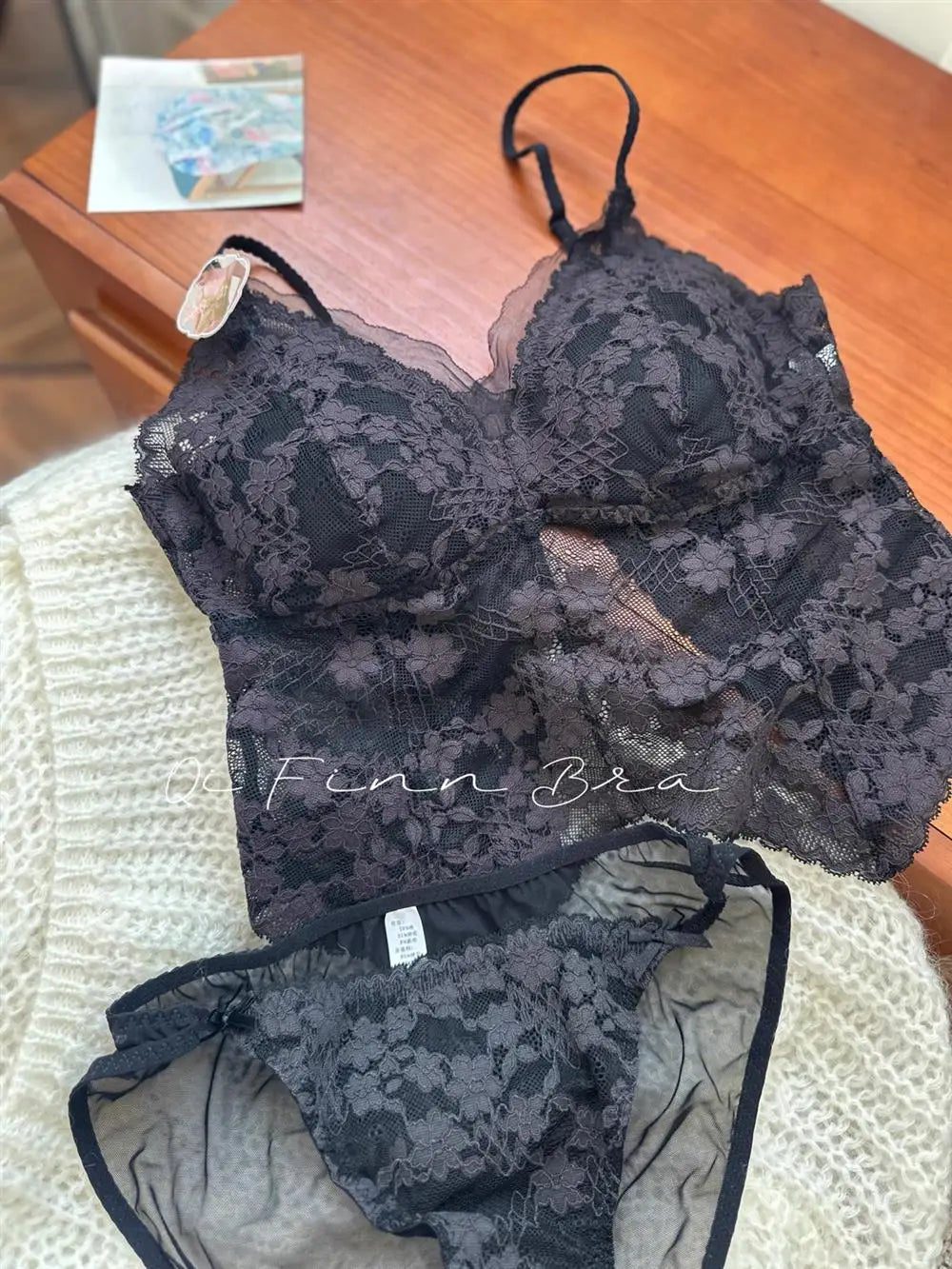 Sexy French Lace Halter Bra Summer Bralette Small Bust Wrinkle-Free Adjustable Straps Beauty Back Vest Wirefree Comfort Bra Set