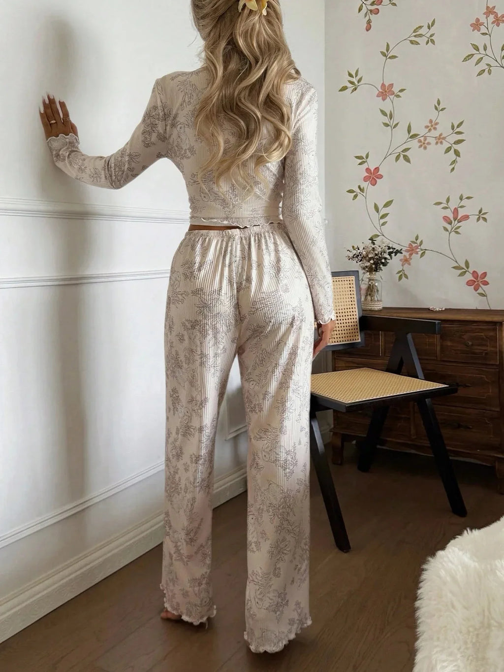 Spring slim Pajamas Homewear Set Flower Print Long-Sleeve tops and long pants sexy V-Neck Two-piece Pj Sets sleepwear Lounge