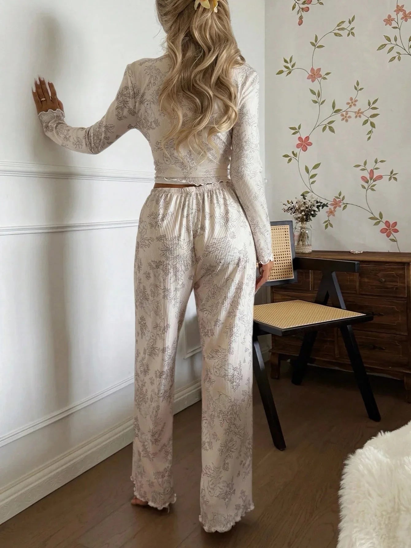 Spring slim Pajamas Homewear Set Flower Print Long-Sleeve tops and long pants sexy V-Neck Two-piece Pj Sets sleepwear Lounge