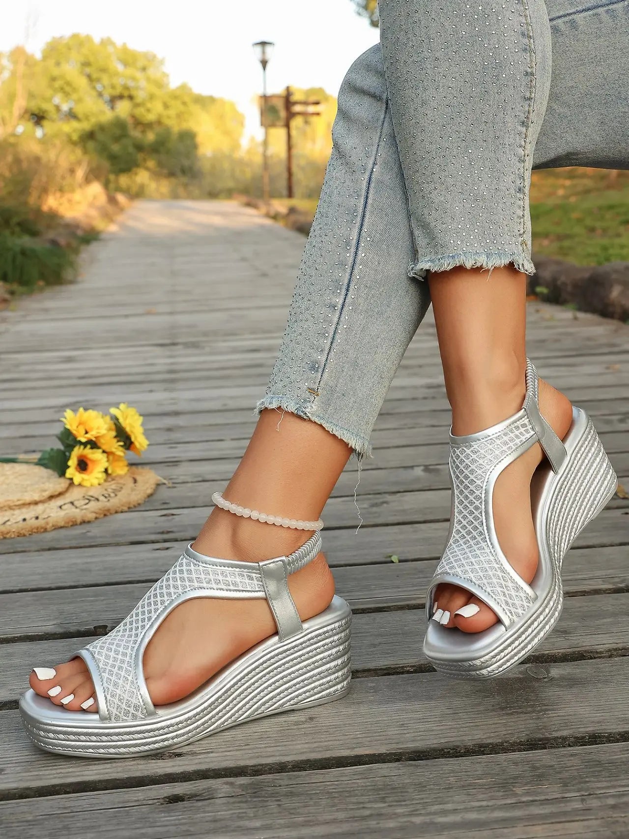 Summer 2026 Round Head Sexy Comfortable Non - Slip Casual Sandals Fashion Light Large Size Wedgeheel Sandals Women