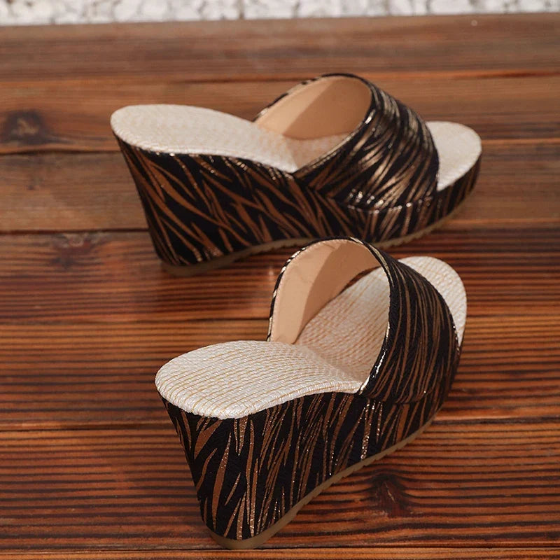 Fashion Stripe Print Thick Bottom Slippers Women New Wedge Chunky Platform Sandals Woman Summer Daily High Heel Slides Female