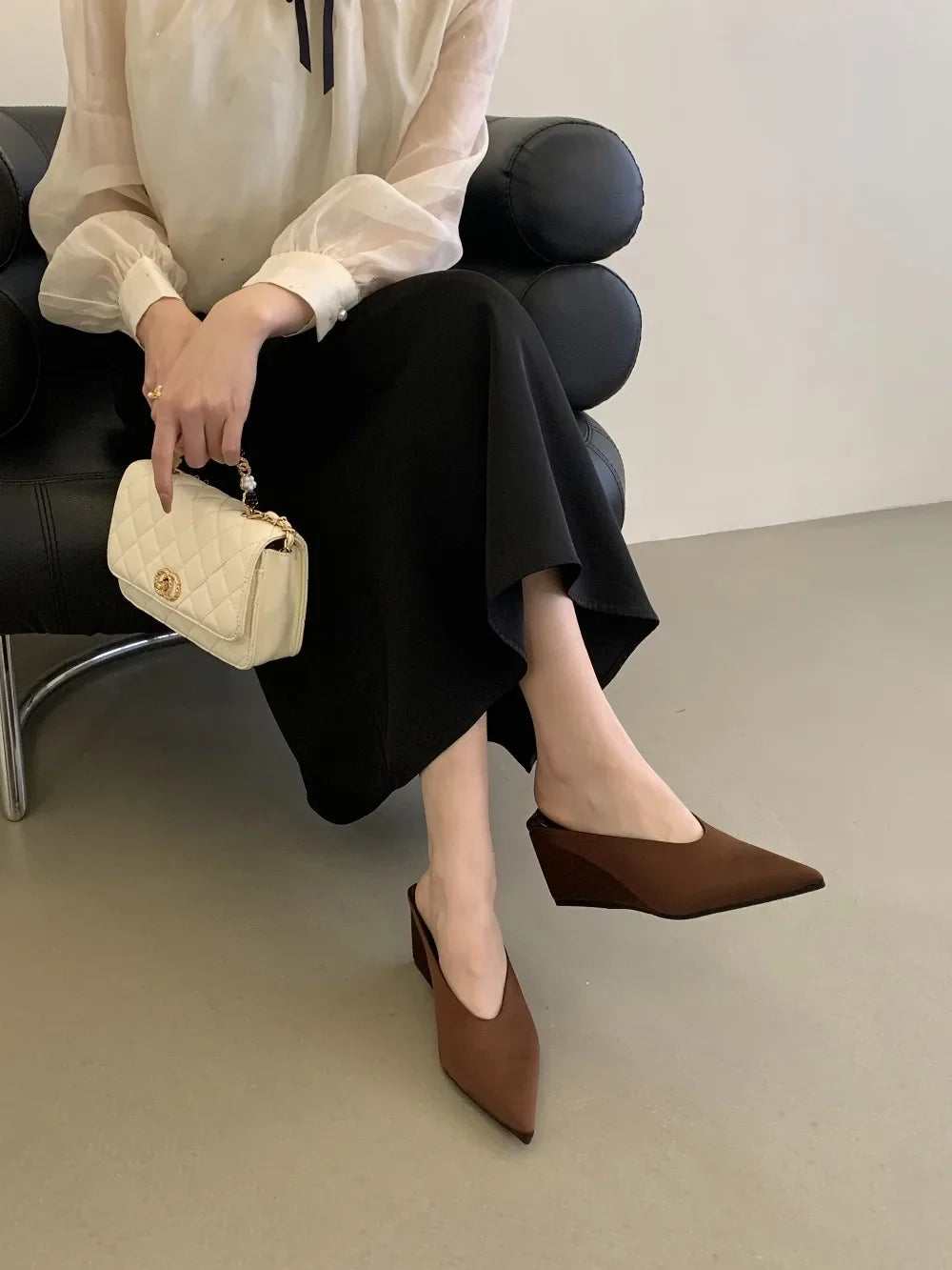 Summer Fashion Wedges Half Slippers Women French Elegant Pointed Toe Suede Leather Party Mule Girls Slides Zapatos Mujer Dress