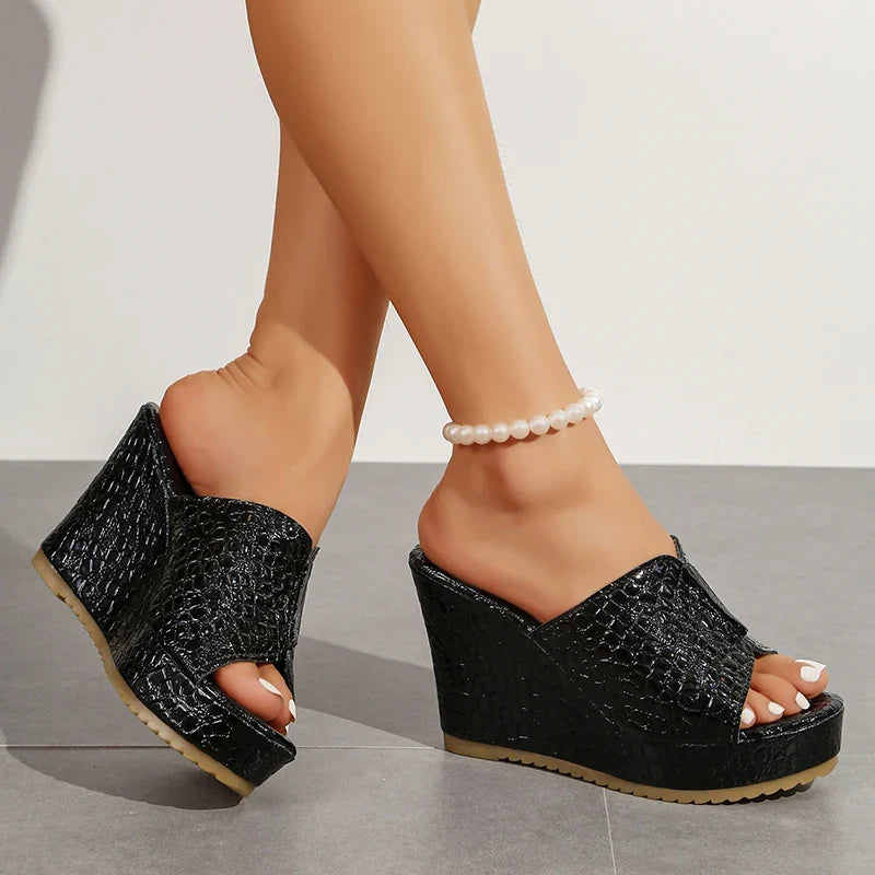 Fashion Wedge Heeled Gold Sandals Women 2026 Summer Peep Toe Chunky Platform Slippers Woman Plus Size 43 High Heel Party Sandles
