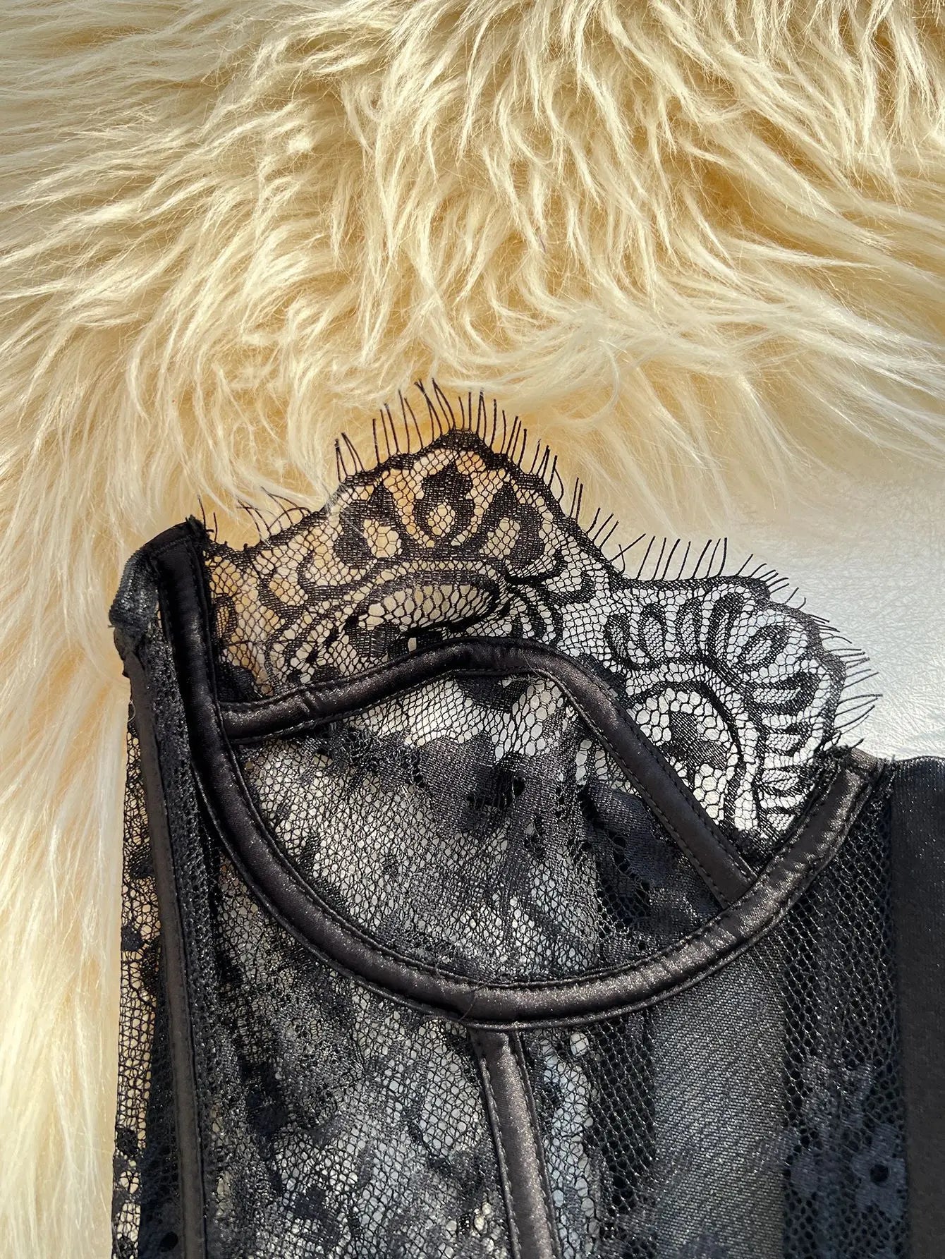 Toucheart Erotic Bodysuit French Retro Black Lace Jumpsuit Women's Sexy Delicate Intimate Seductive Backless Fishbone Shapewear