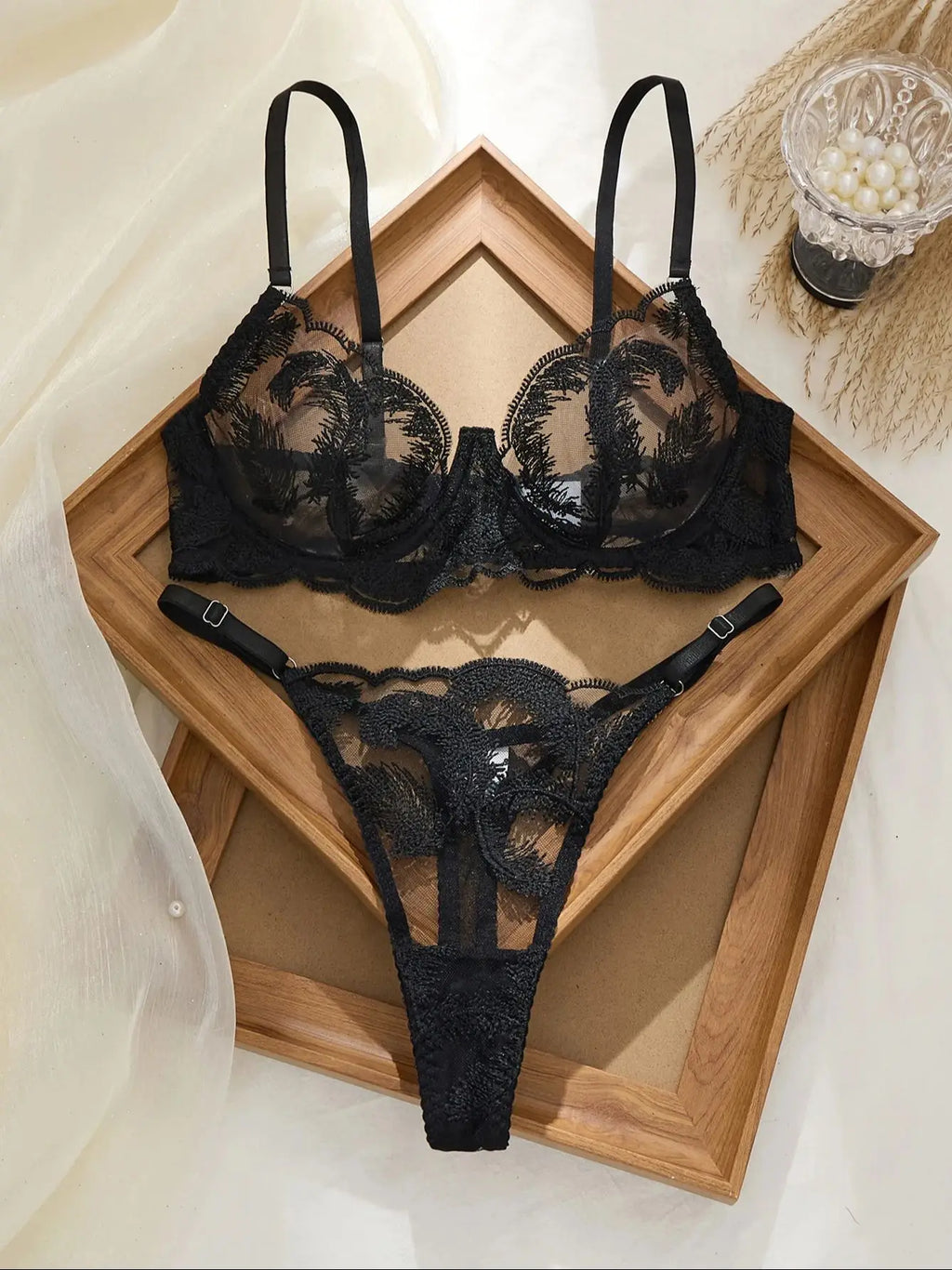 Black Feathers Comfortable Underwear Set Soft And Stylish Women's Intimate Apparel Ensemble