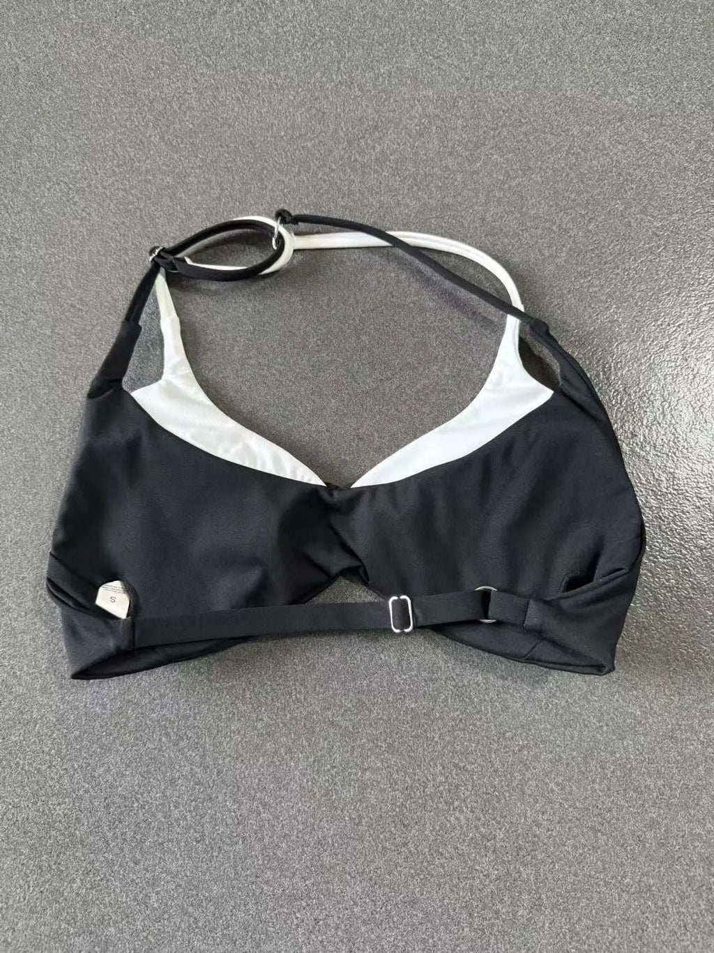 Women's Gym Workout Two-color Yoga Sports Bras Halter Neck Open Back Design Sports Tank Top Running Fitness Built-in Bra Cups
