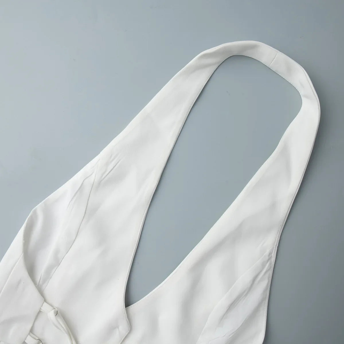 Elegant Halter Neck Backless White Tank Tops Women 2026 Summer Sexy Off Shoulder Buttons Crop Top High Street Lady Solid Vests