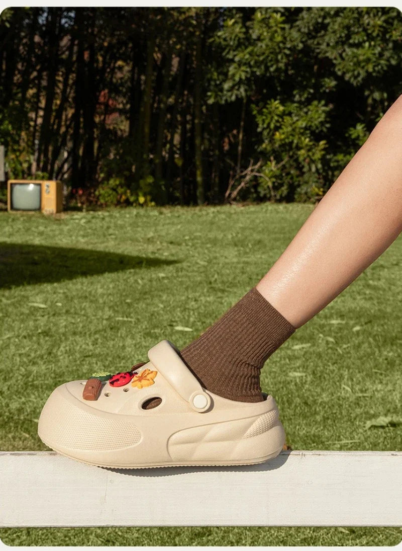 Women Fashion Clogs DIY Cartoon Charms Platform Shoes Woman Home Street Slippers Soft EVA Girls Daily Walking Beach Sandals