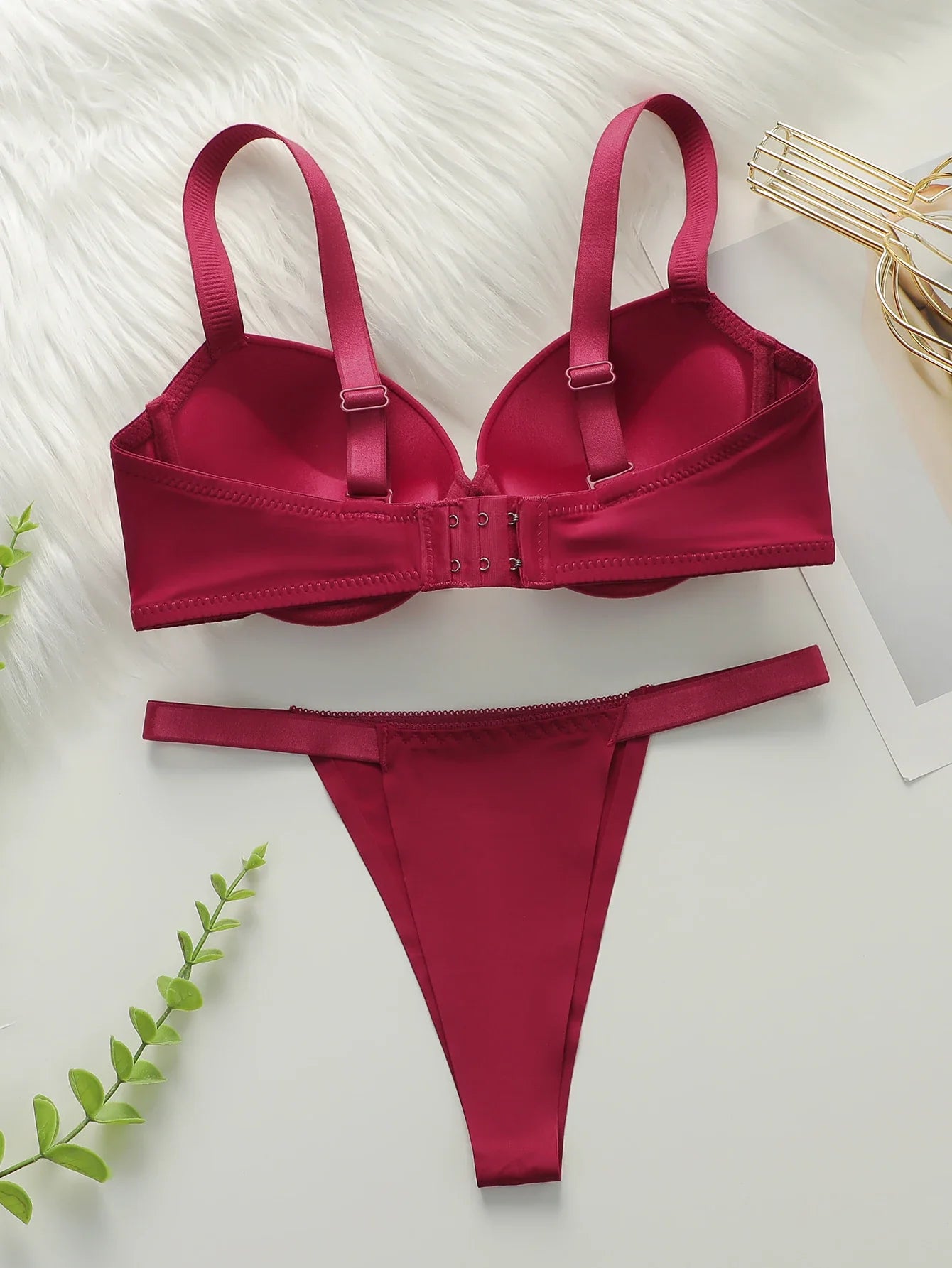 Thickened chest cushion, gathering and lifting underwear set red sexy 2-piece set preferred for dating and gift giving B2051