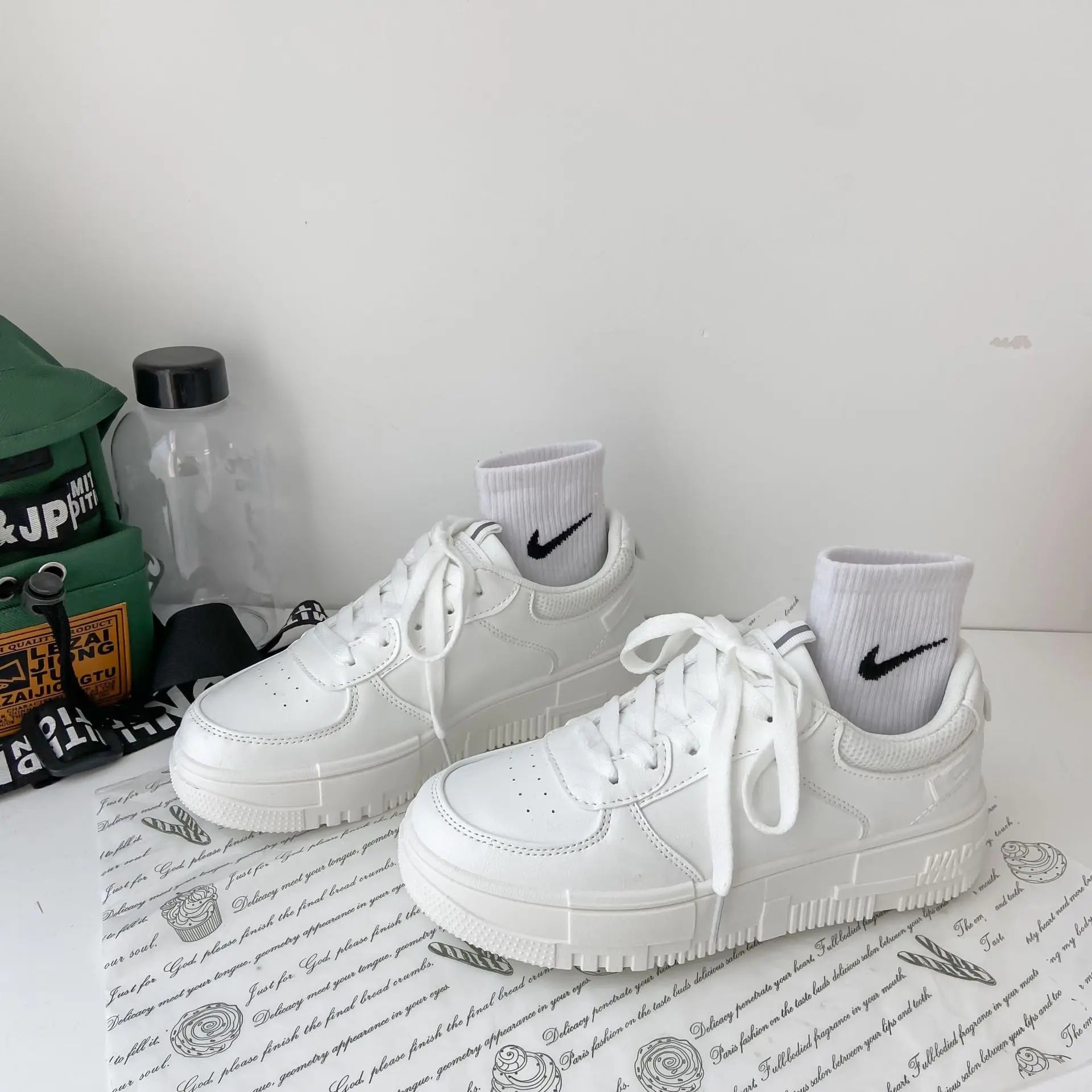 2022 Fashion Spring New Designer Hot Sale White Shoes Female Platform Sneakers Women Tenis Feminino Casual Female Shoes Woman