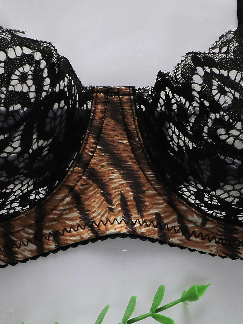 Women's sexy bra set 2-piece leopard print lace lingerie set European and American hot fashion style A3135