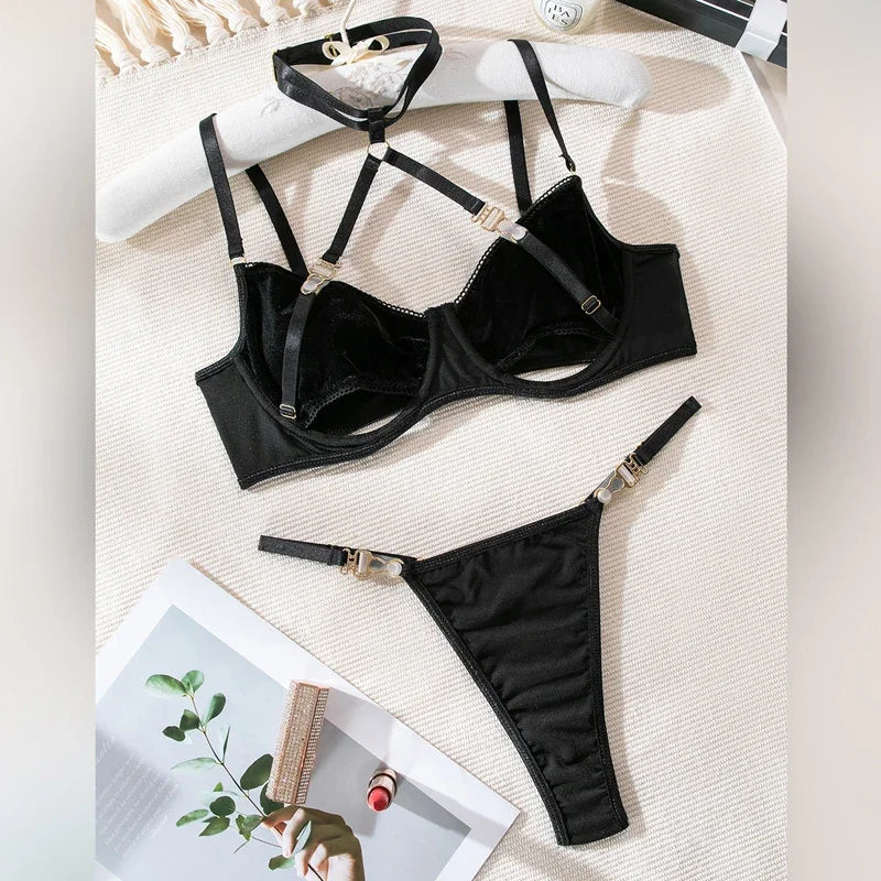 Toucheart 2-Piece Set Sexy Lingerie Women See-Through Halter Neck Comfortable Garter Socks Solid Color Hollow Out Underwear Set