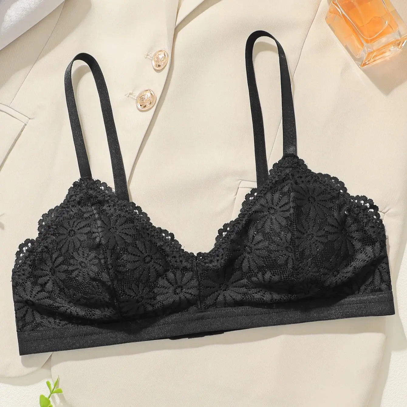 Black detachable breast pad bra lace sexy Lingerie no steel ring brassiere comfortable and unrestrained to wear size S-XL MR2953