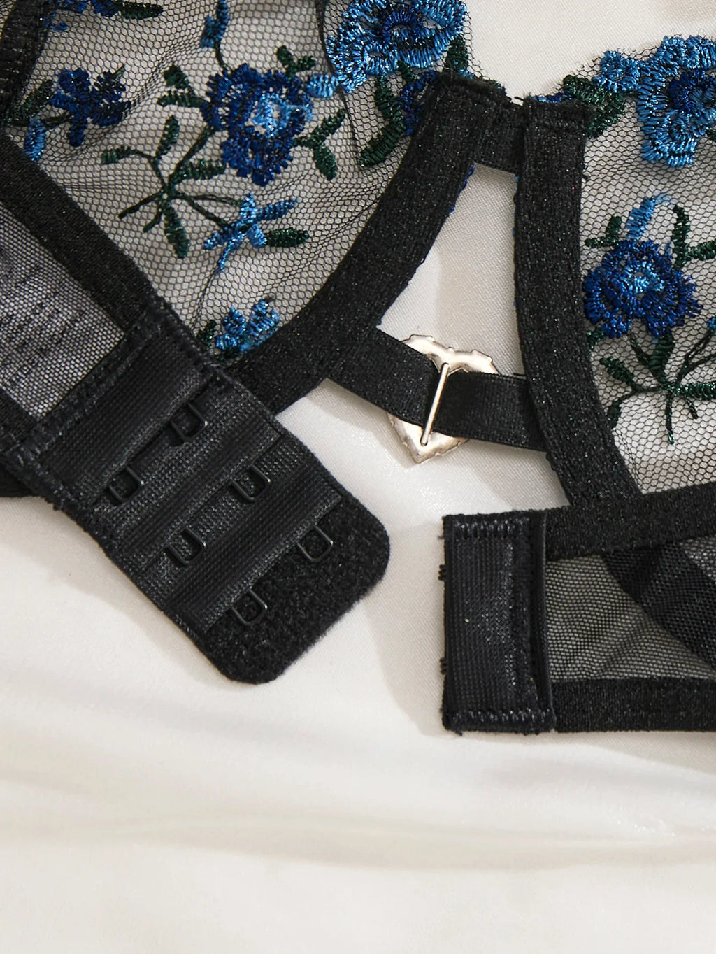 BlackBlue Embroidered Floral Lingerie Set - Sexy Bra And G-string Combo with Heart Decoration Underwear Set for Women ZA824027