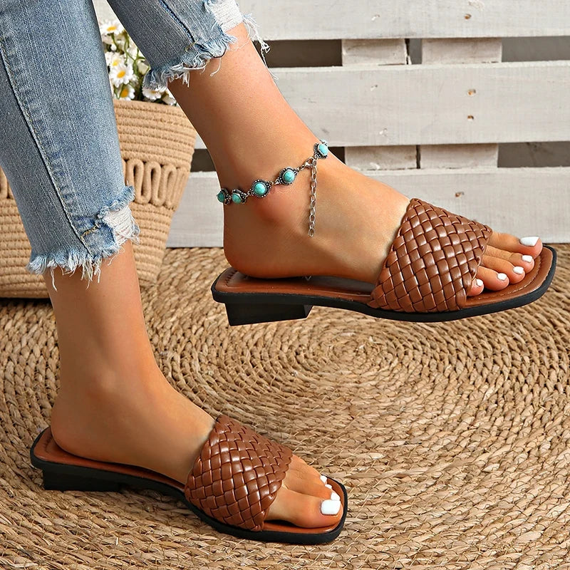 Classic Plus Size Woven Slippers for Women Summer Square Toe Low Heel Slides Sandals Woman Outdoor Pu Leather Beach Flip Flops