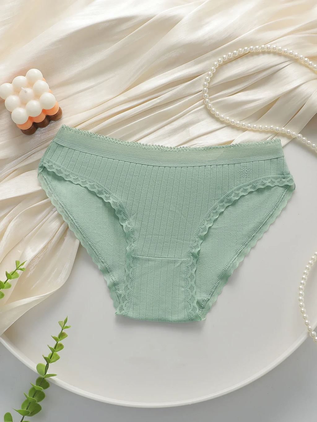 Women Ribbed Cotton Briefs Lace Trim Mid Waist Panties Soft Breathable Rhinestone Star Decor Ladies Daily Basic Underwear W134