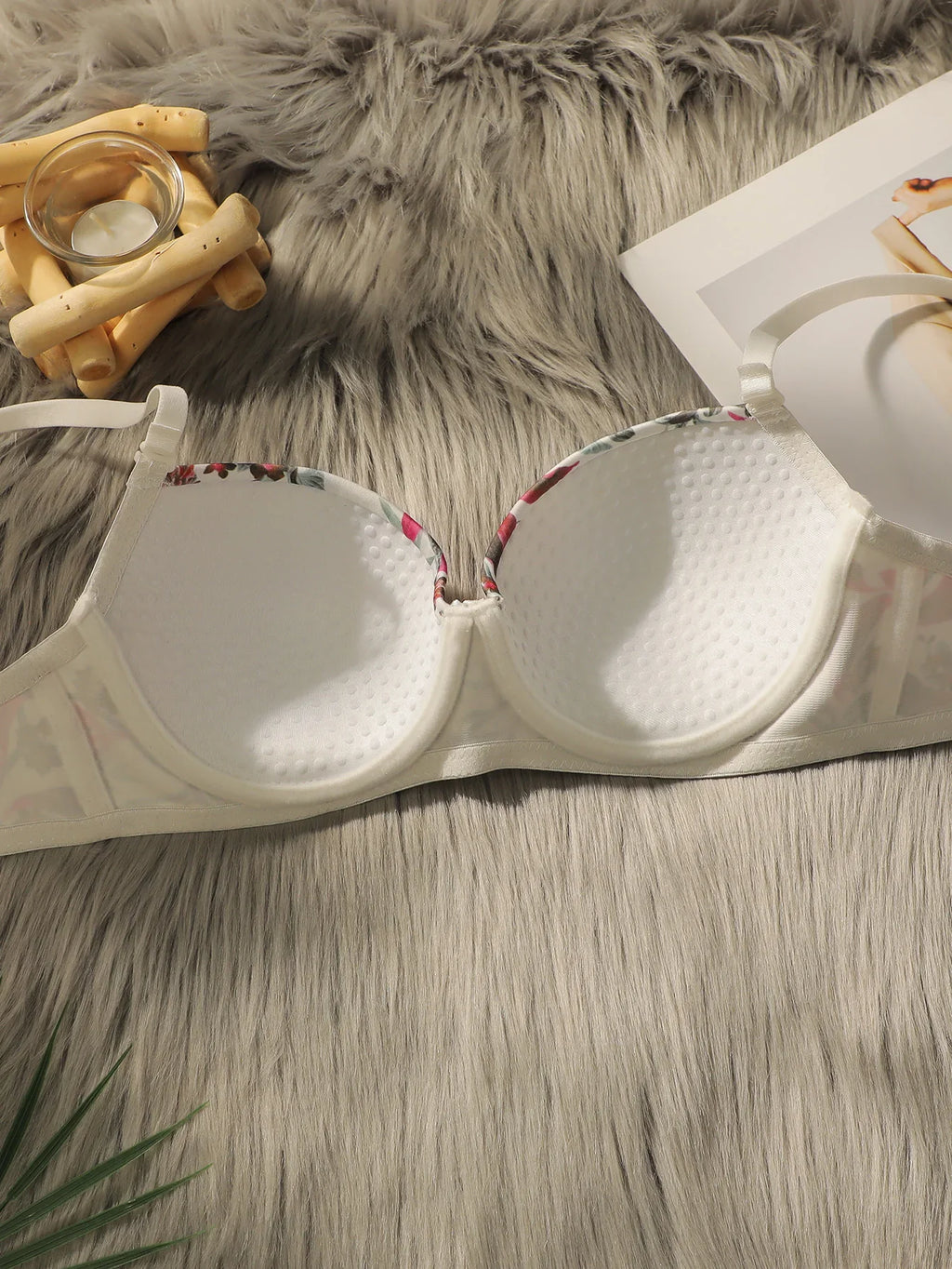 Hot Selling Women's Cute Rinted Pattern Underwear Set Gathering Push Ups Thin And Comfortable Close Fitting Bra Set A2134