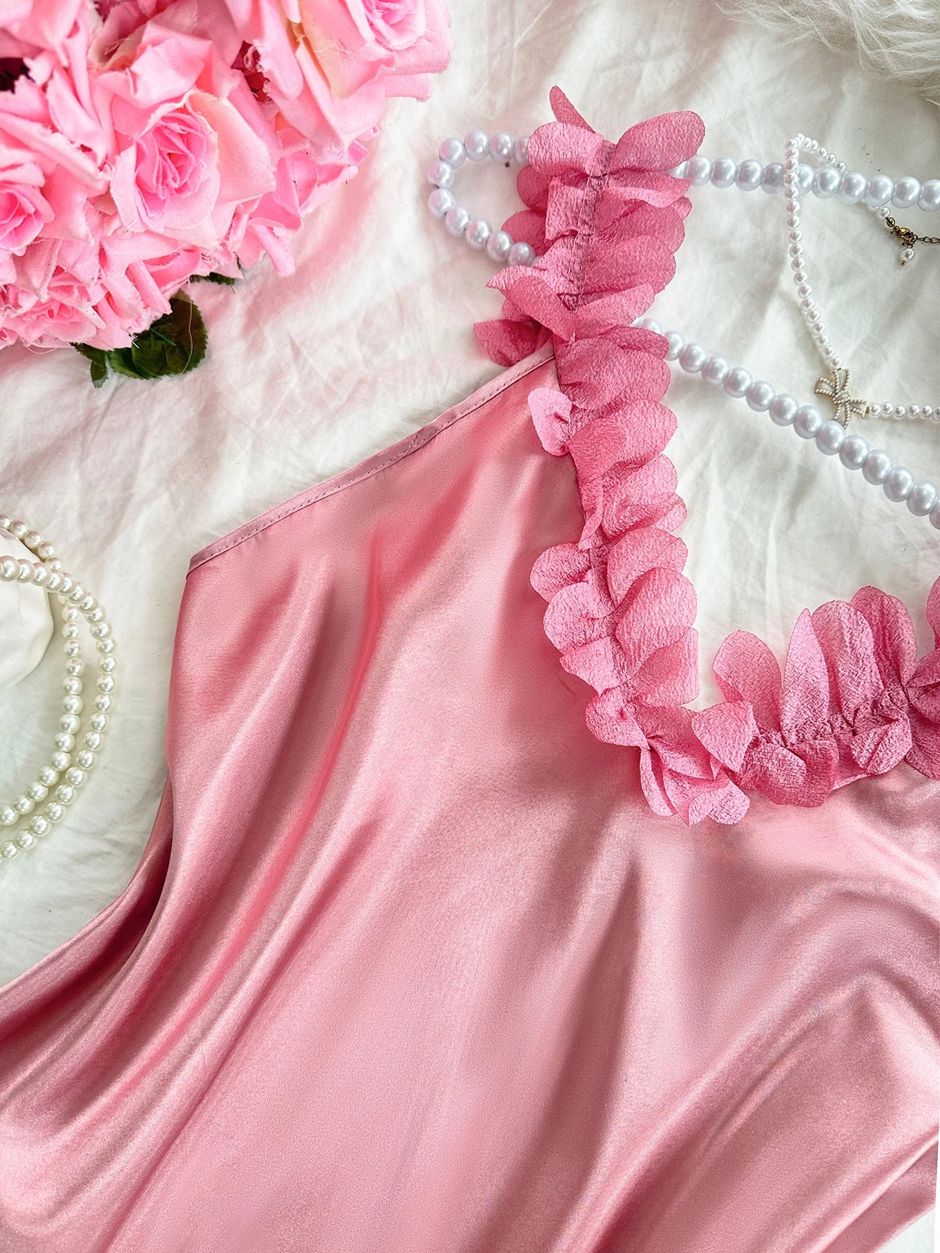 Women Petals Trim V Neck Nightdress Elegant Sleeveless Sleep Dress Perfect for Romantic Date Nights Valentine's Day and Special