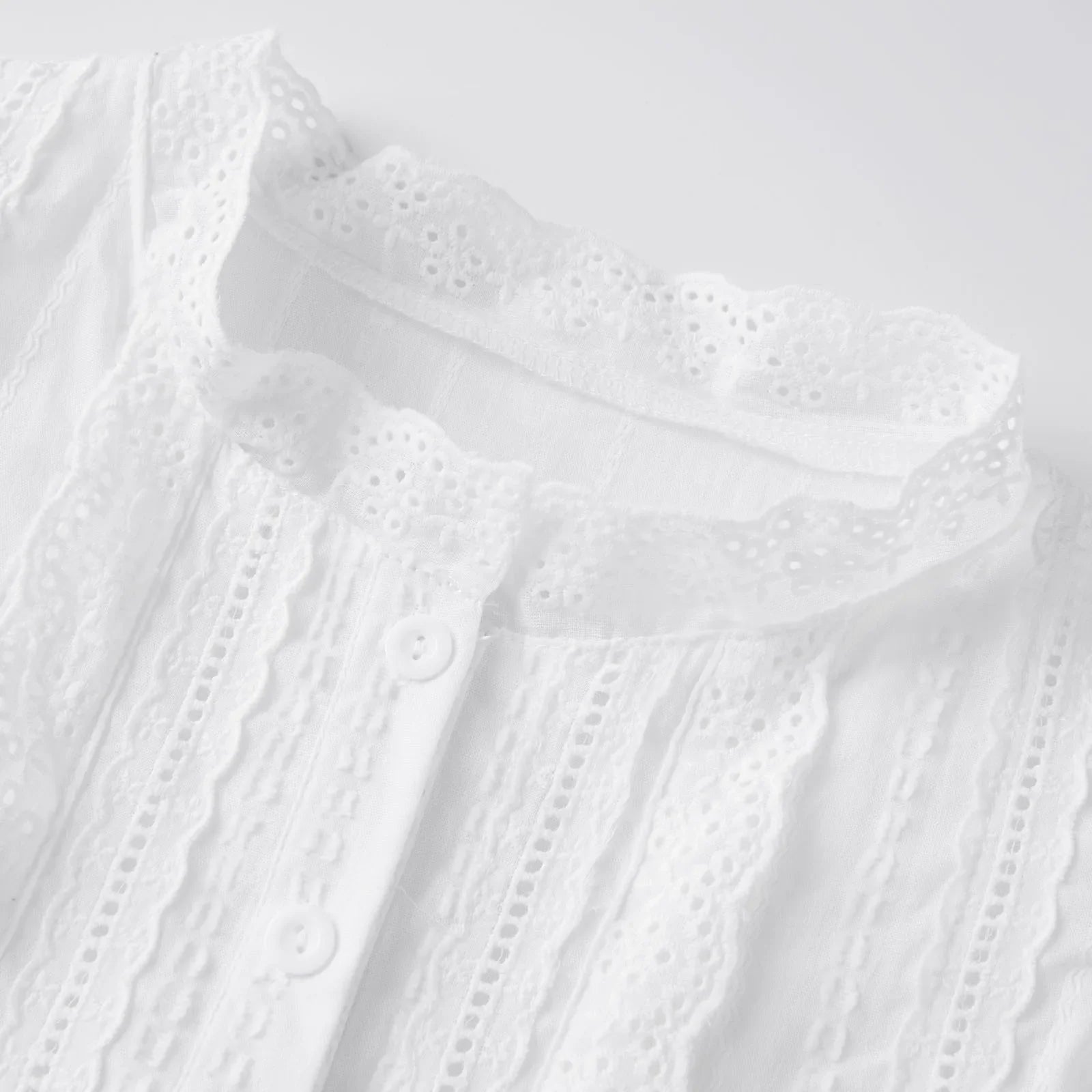 Summer Women’s Button Down Eyelet Tops Solid Color Sleeveless Round Neck Lace Trim Shirts Daily Casual Blouse Summer