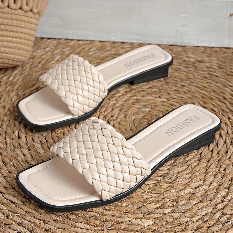 Classic Plus Size Woven Slippers for Women Summer Square Toe Low Heel Slides Sandals Woman Outdoor Pu Leather Beach Flip Flops