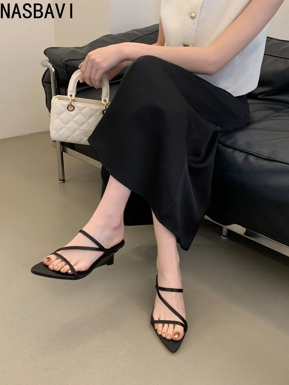 Summer Elegant French Style Wedges Slippers Women's Summer New Fashion Retro Open-Toe Strap Spike Heel Wedges Sandals New 2026
