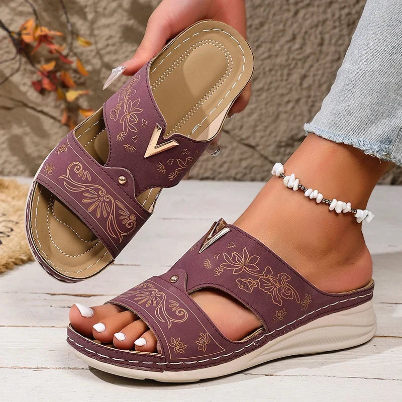 Summer Lightweight Wedges Slippers Women Metal Decor Plus Size 36-43 Beach Sandals Woman Comfortable Printed Platform Sandles