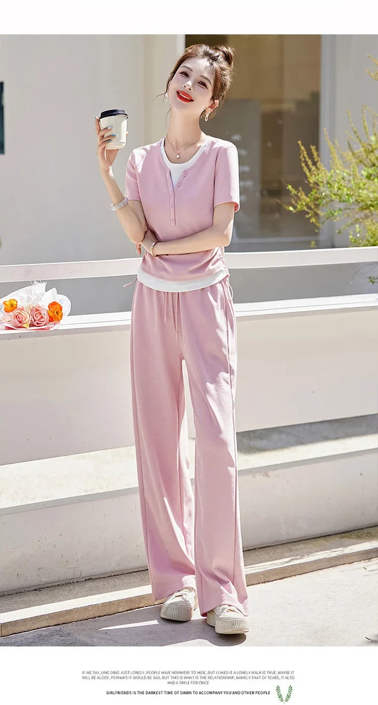 Knitted two-piece casual suit is loose and comfortable