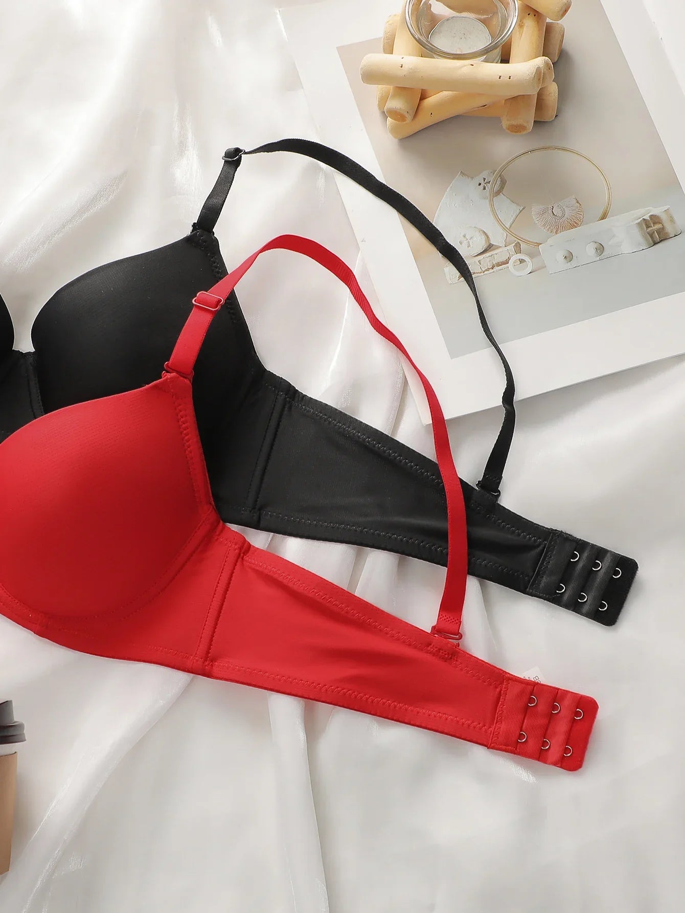 Women's smooth solid color sexy lingerie with steel rims gathered push ups adjustable shoulder straps comfortable bra B2089