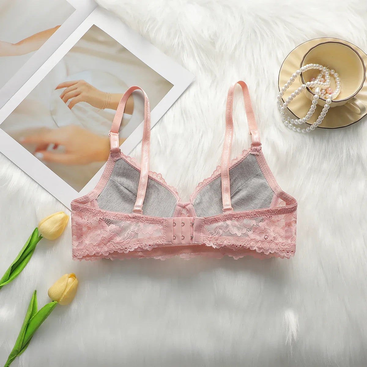 Beautiful Design Sexy Underwear Women's Pink Lace Underwear Back Button Bra Top Flower Comfortable Close fitting Underwear B6048