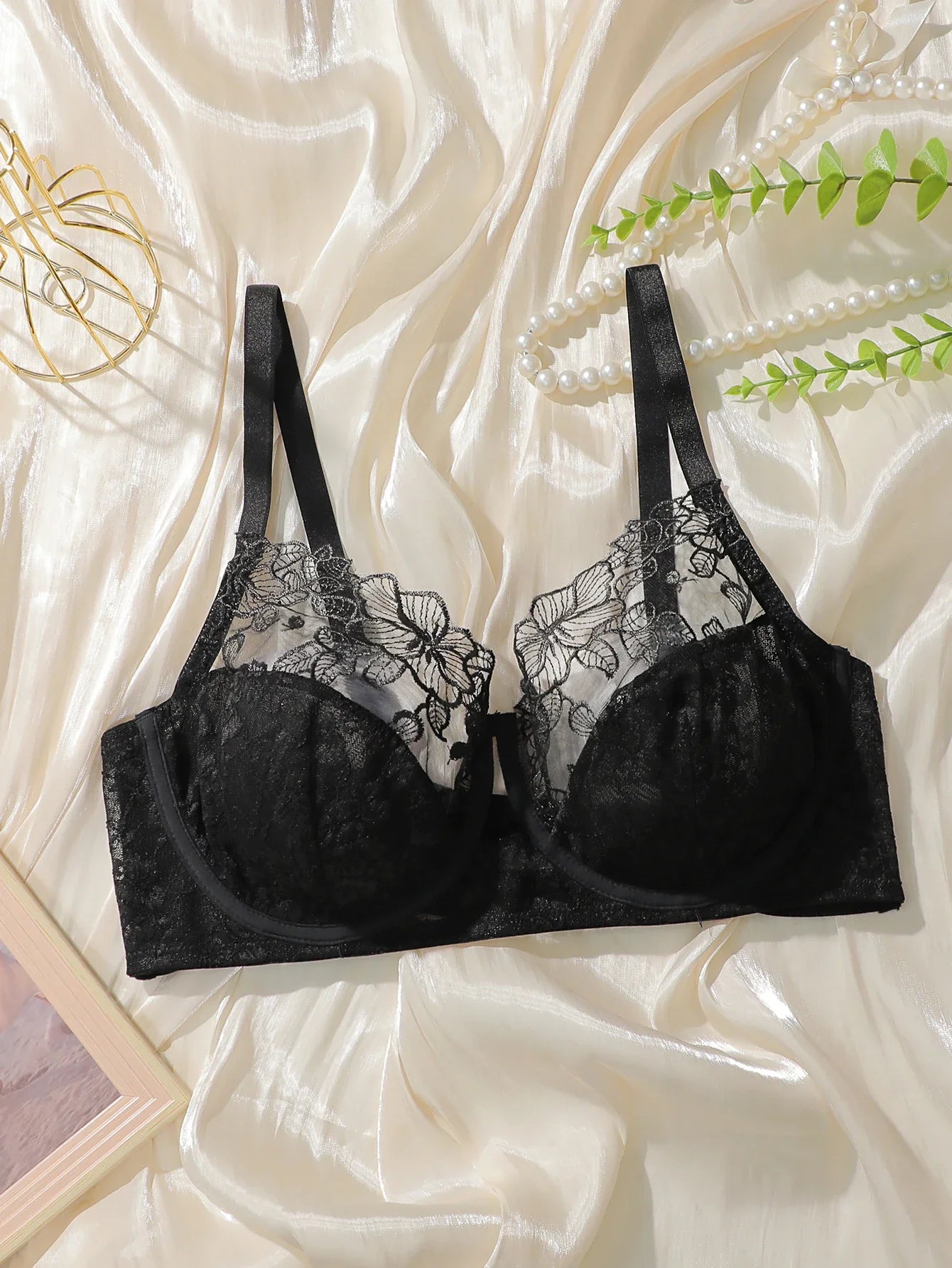 Women's embroidered lace plus size bra with steel ring gathering push up underwear suitable for full figured women MR2679