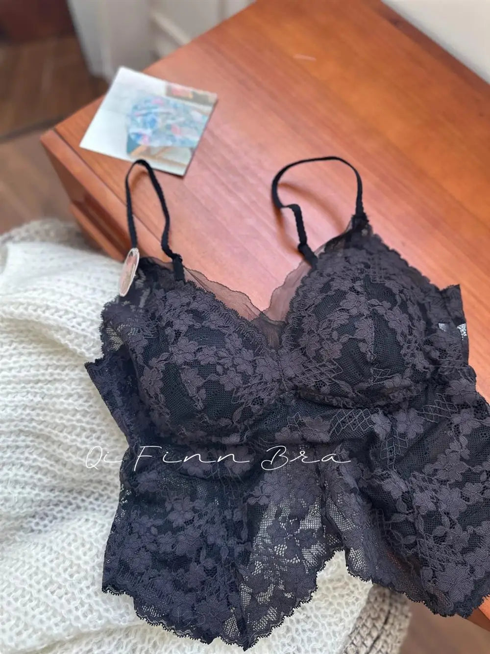 Sexy French Lace Halter Bra Summer Bralette Small Bust Wrinkle-Free Adjustable Straps Beauty Back Vest Wirefree Comfort Bra Set