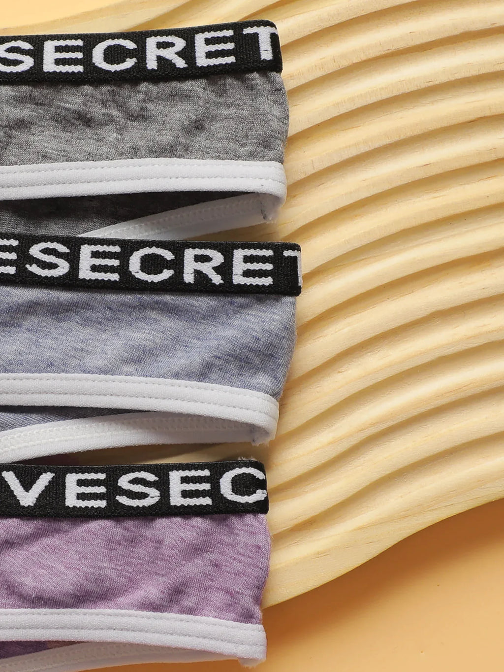 3-piece set of multi-color solid color letter with thong seamless interior antibacterial easy to wash and dry underwear C812