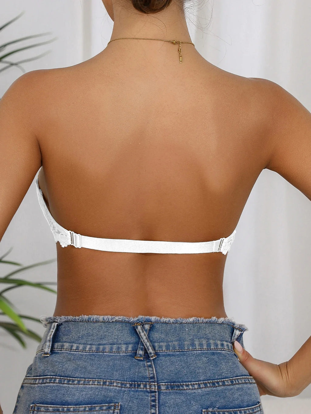 Single-Piece Half-Cup Women's Bra with Front Closure, Solid Color, Simple and Sexy Lace Trim, Strapless, Invisible Details, Anti-Slip Design, Push-Up Effect