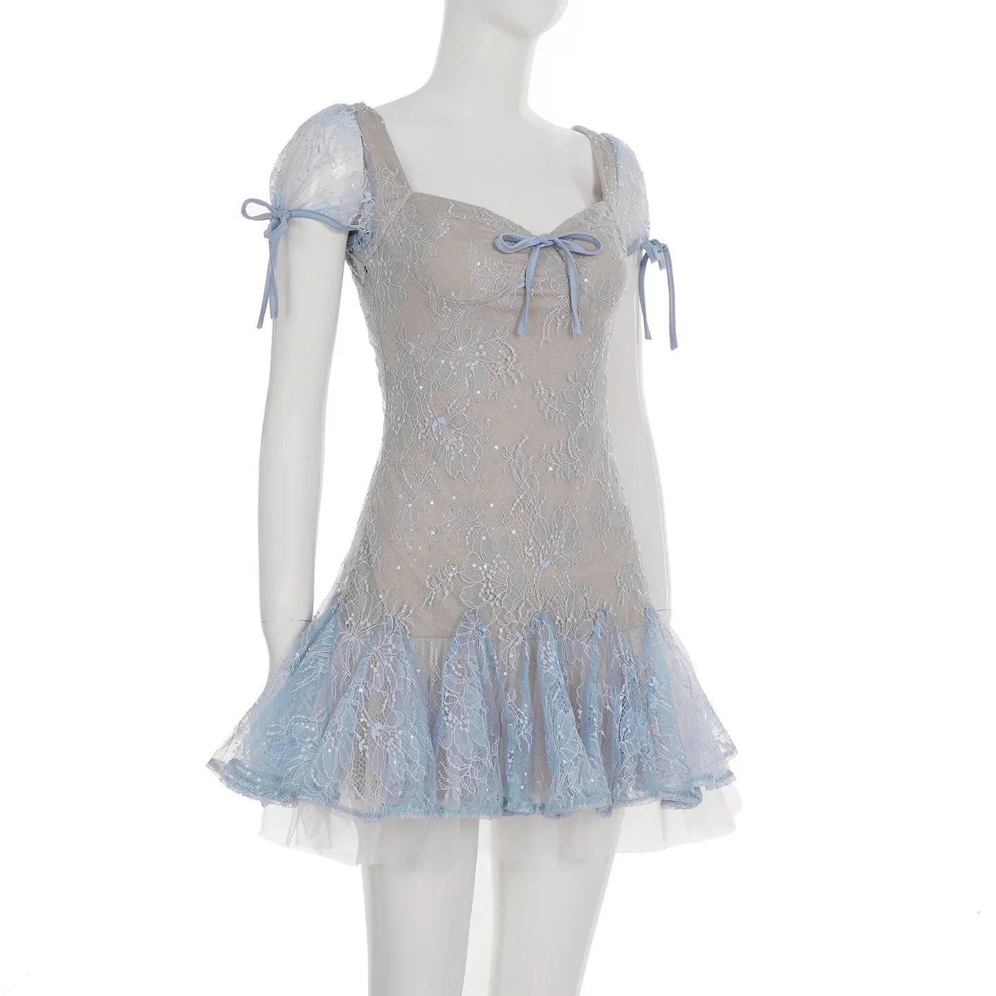 Dreamy and Western-style lace pleated princess dress with sparkling sequin design and puff-sleeved high-waisted dress.
