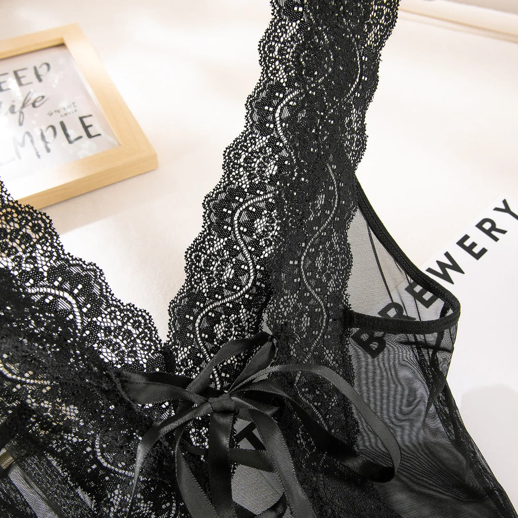 Toucheart 2PCS Lace See-through Hollow Out Sexy Interesting Thin Model Pajamas Panty Slim High Waisted Women Sexy Pajamas Set