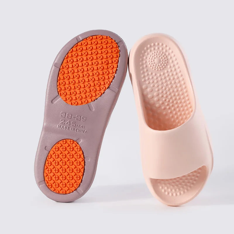 Non-Slip Shower Slippers Women Men Comfortable Soft Sole Couple Slippers Summer 2025 Lightweight Flat Heel Bathroom Slides