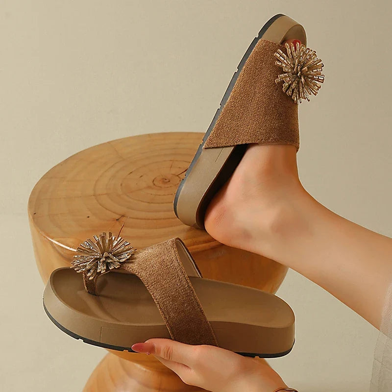 Fashion Crystal Flower Platform Slippers Women 2026 Summer Clip Toe Thick Sole Sandals Woman Plus Size Anti Slip Outdoor Slides