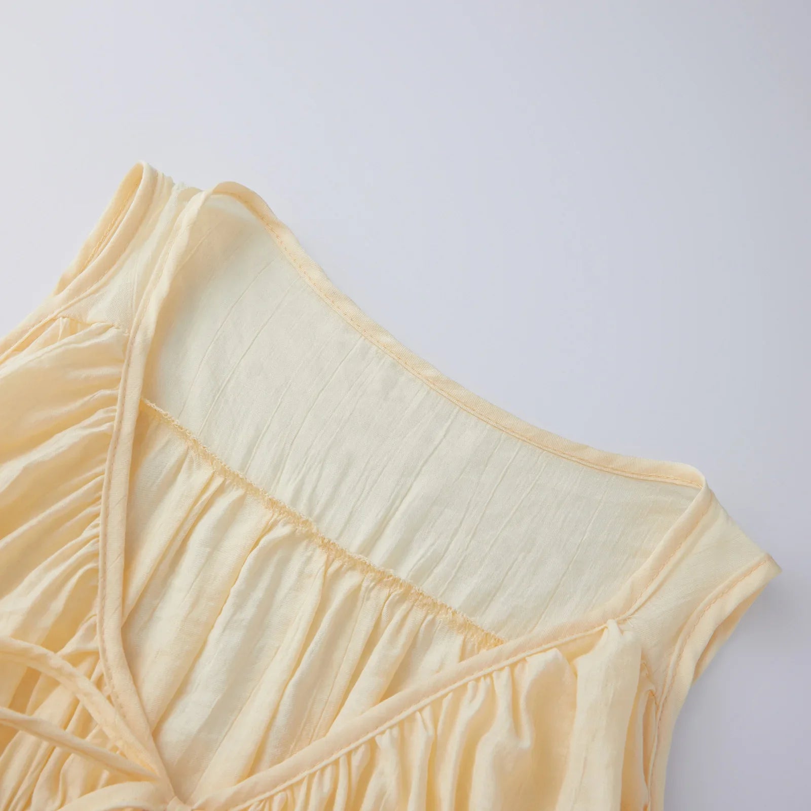 Women's Summer Solid Color Tank Tops Fashionable Lace Trim Sleeveless V Neck Tie Front Ruffled Peplum Vest