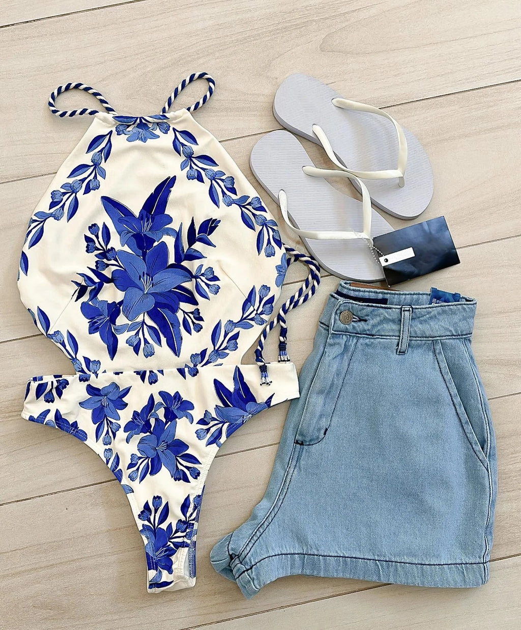 One Piece Swimsuit For Women 2025 New Vintage Retro Swimwear Print Swimsuit Halter Beachwear Sexy Monokini Female Bathing Suit